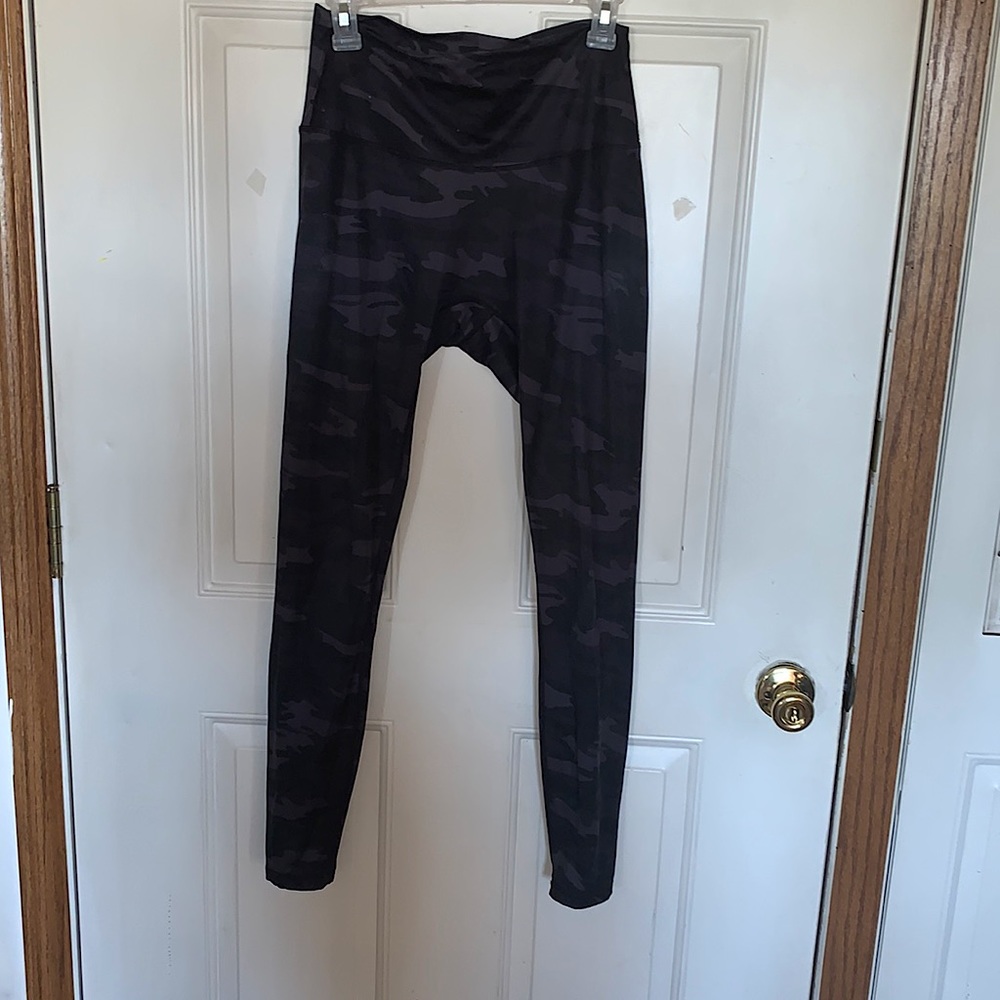 Camo leggings that contour to your body!